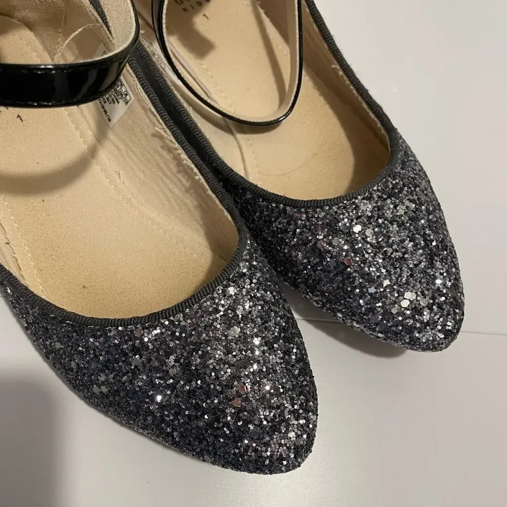 GAP Kids Brand Size 1 Silver Sparkle Ballet Flats with Ankle Straps Sequins